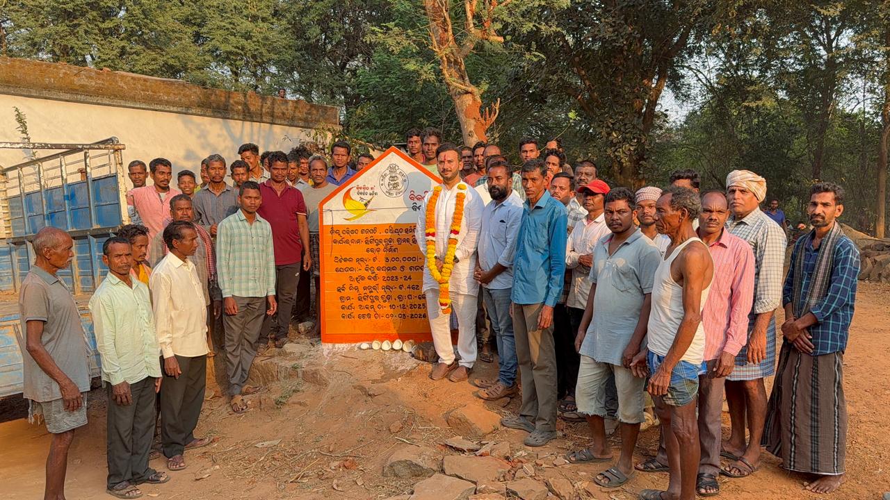 ଦୀର୍ଘ ବର୍ଷ ର ରାସ୍ତା ନିର୍ମାଣ ଦାବି ପୂରଣ ହେଲା ।