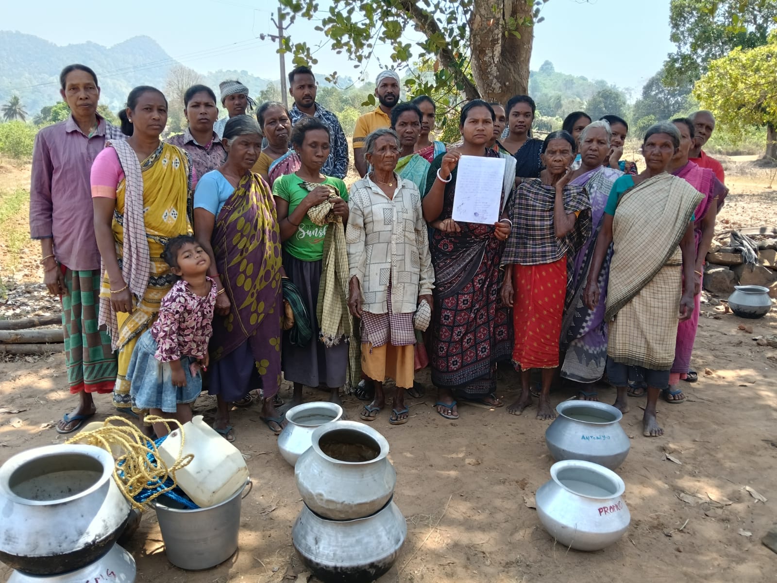 ମାର୍ଚ୍ଚ ମାସ ଆରମ୍ଭରୁ ଜଳ କଷ୍ଟ, ମୁନ୍ଦାଏ ପିଇବା ପାଣି ପାଇଁ ଏକ କି :ମି ଯିବାକୁ ପଡୁଛି, ବାଟବଣା ହେଲା ବସୁଧା ଯୋଜନା।