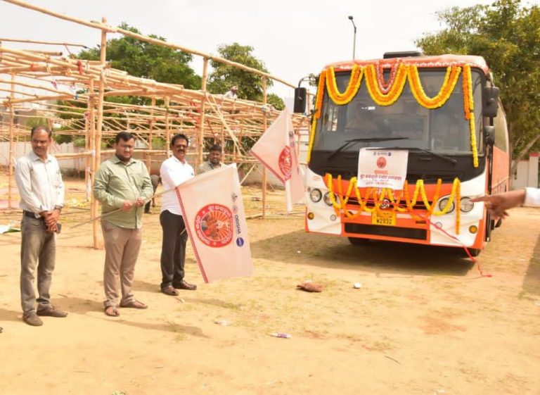 ୭୪ ଜଣ ବରିଷ୍ଠ ନାଗରିକ ମହାପ୍ରଭୁ ଶ୍ରୀଜଗନ୍ନାଥଙ୍କ ଦର୍ଶନ ପାଇଁ ପୁରୀ ଗଲେ