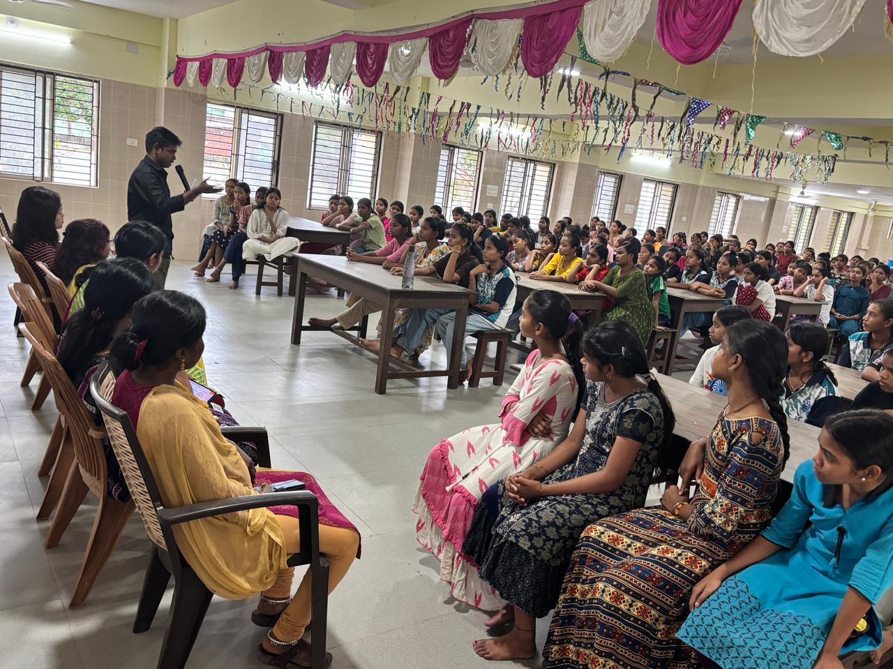 ଦକ୍ଷିଣ ଓଡ଼ିଶାରେ ଟିପିଏସ୍ଓଡିଏଲ୍ ପକ୍ଷରୁ ଋତୁସ୍ରାବଜନିତ ସ୍ୱାସ୍ଥ୍ୟ ଅଭିଯାନ ୧୦ ହଜାରରୁ ଅଧିକ ମହିଳାଙ୍କୁ କିଟ୍ ଓ ସଚେତନତା ବାଣ୍ଟିଲା କମ୍ପାନୀ