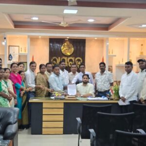 ରାୟଗଡ଼ା ଜିଲ୍ଲାପାଳଙ୍କୁ ଭେଟିଲେ ମଙ୍ଗଳ ବିଭାଗ ର ଶତାଧିକ ଶିକ୍ଷକ ଶିକ୍ଷୟିତ୍ରୀ: ହଷ୍ଟେଲ ପରିଚାଳନା ଓ ଶିକ୍ଷକ ଙ୍କ ସୁରକ୍ଷା ସମସ୍ୟାର ସମାଧାନ ପାଇଁ ଦାବି