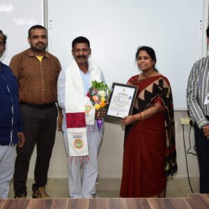 ବିଶିଷ୍ଟ ସାର୍ବଜନୀନ ସେବା ପାଇଁ 30 ଜଣ "ସେଞ୍ଚୁରିଆନ୍ ସାଥୀ"ଙ୍କୁ ସମ୍ମାନିତ ।