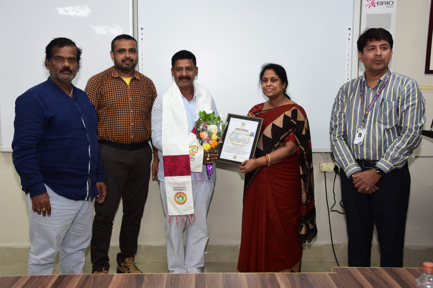 ବିଶିଷ୍ଟ ସାର୍ବଜନୀନ ସେବା ପାଇଁ 30 ଜଣ "ସେଞ୍ଚୁରିଆନ୍ ସାଥୀ"ଙ୍କୁ ସମ୍ମାନିତ ।