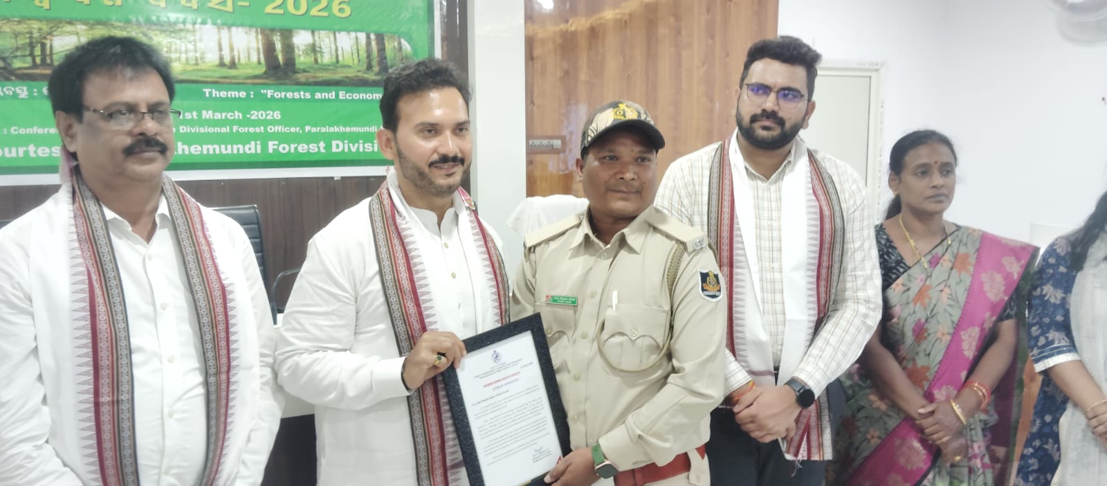 ଜିଲ୍ଲା ବନଖଣ୍ଡ ବିଭାଗ ତରଫରୁ ବିଶ୍ବ ଜଂଗଲ ଦିବସ ପାଳିତ ।