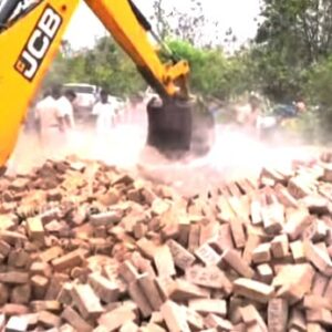 ଗଜପତିରେ ୧୦ ଗୋଟି ବେଆଇନ ଇଟା ଭାଟିକୁ ଭାଙ୍ଗି ଇଟା ଭାଟି ବନ୍ଦକଲା ପ୍ରଶାସନ ଓ ୧୦ ଲକ୍ଷ ଟଙ୍କା ଜରିମାନା ଆଦାୟ କରାଗଲା ।