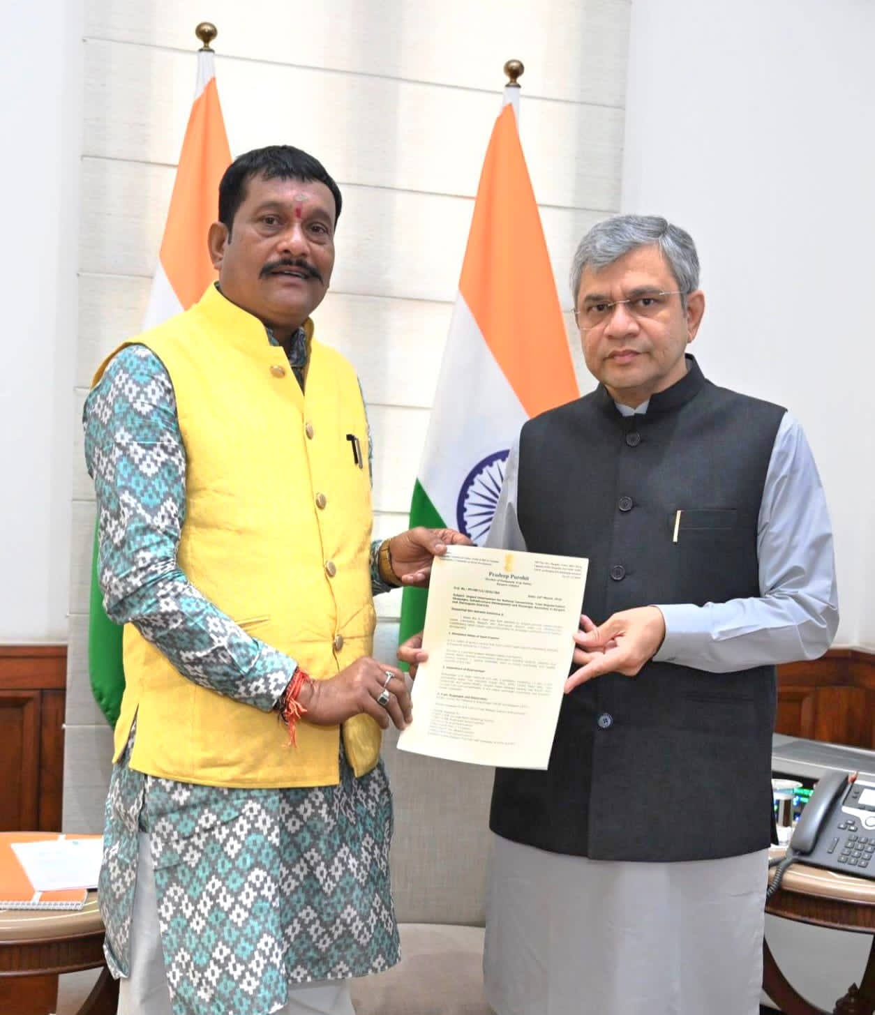 ବରଗଡ଼ରୁ ଭୁବନେଶ୍ୱର ଏକ ସକାଳ ଇଣ୍ଟରସିଟି ଟ୍ରେନ ଚଳାଚଳ କିମ୍ବା ସମ୍ବଲପୁର ଟ୍ରେନକୁ ବରଗଡ଼ ସମ୍ପ୍ରସାରଣ