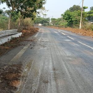 ମୁରମ ବଦଳରେ ଚକଟା ମାଟି ପକାଇ ମରଣଯନ୍ତା ସୃଷ୍ଟି କରିଛି ପୂର୍ତ୍ତ ବିଭାଗ ।