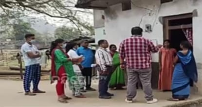 ଦୁର୍ଗମ ଗାଁରେ ହାଡଫୁଟି ଆତଙ୍କ ୧୦ରୁ ଉଦ୍ଧ୍ବ ଆକ୍ରାନ୍ତ, ମେଡିକାଲ୍ ଟିମ୍ ର ଚିକିତ୍ସା ଜାରି ।