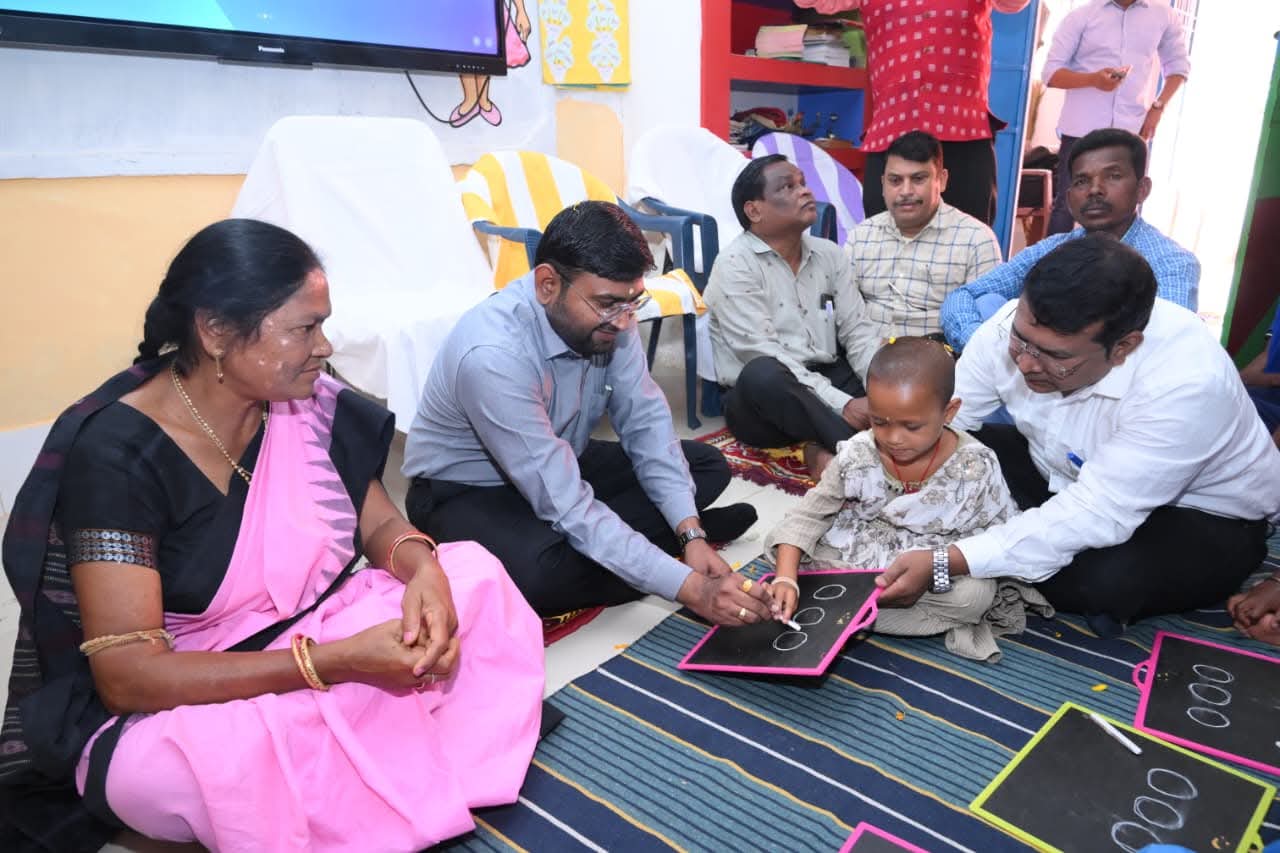 ପଦେଇଗୁଡାରେ ‘ଓଡ଼ିଆ ପକ୍ଷ–୨୦୨୬’ ଅବସରରେ ଶିକ୍ଷା ସଚେତନତା ରଥ ଶୁଭାରମ୍ଭ, ପ୍ରବେଶ ଉତ୍ସବ ଓ ଖଡ଼ିଛୁଆଁ ଆୟୋଜିତ