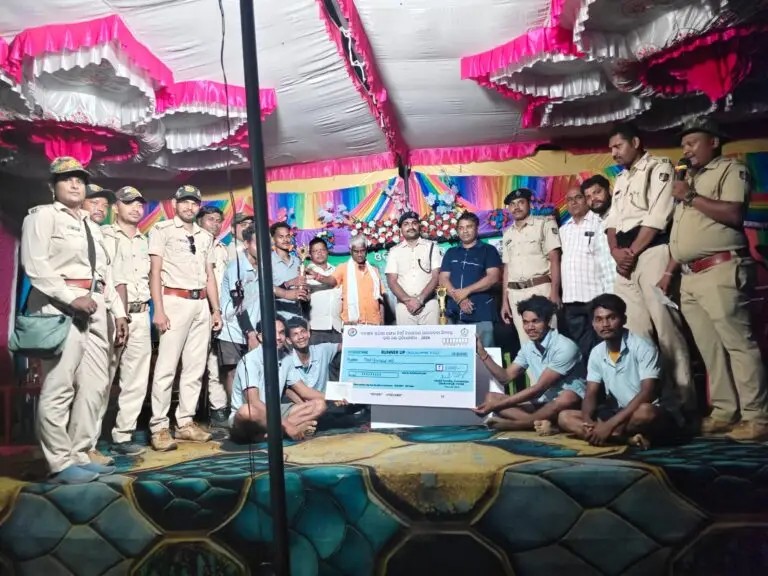 ଜଙ୍ଗଲ ନିଆଁ ନିରାକରଣ ସଚେତନତା ପାଇଁ ଏକ ଦିନିଆ ବନ୍ଧୁତାପୁର୍ଣ୍ଣ ଭଲିବଲ ପ୍ରତିଯୋଗିତା ଅନୁଷ୍ଠିତ।