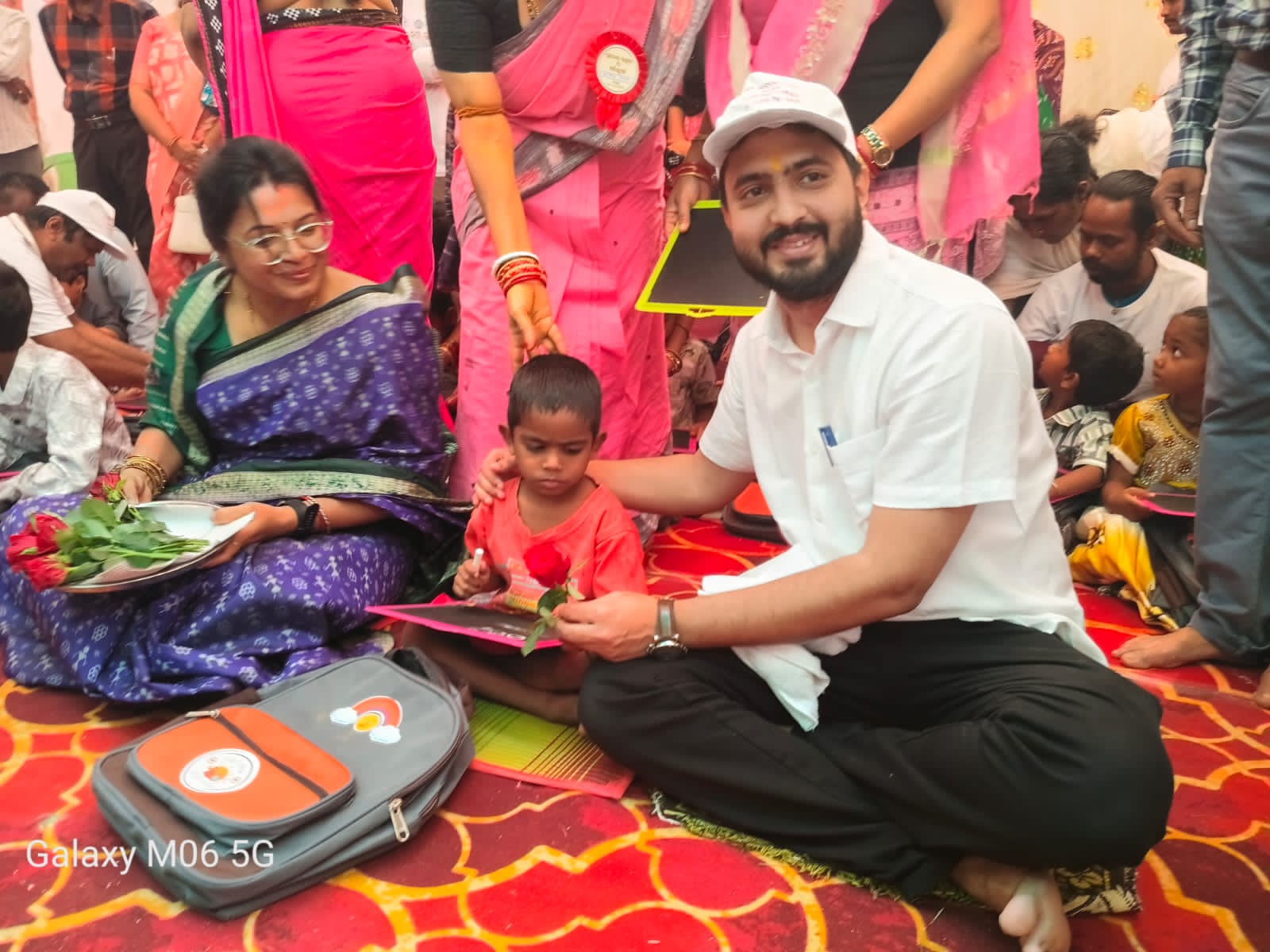 ପ୍ରବେଶ ଉତ୍ସବ ଓ ଖଡିଛୁଆଁ ସଚେତନତା ରଥର ଶୁଭାରମ୍ଭ କଲେ ଜିଲ୍ଲାପାଳ