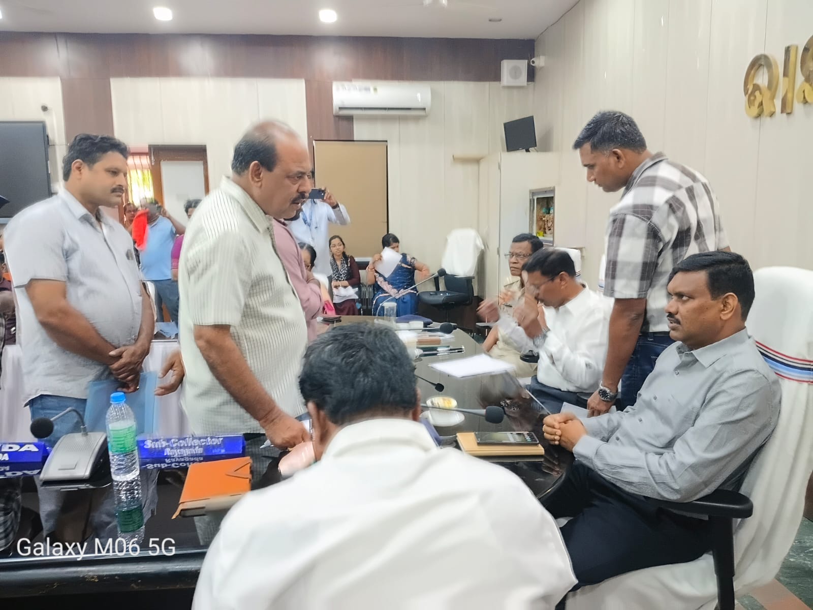 ଜିଲ୍ଲା ସଦର ମହକୁମା ଠାରେ ଜିଲ୍ଲାପାଳଙ୍କ ଯୁଗ୍ମ ଅଭିଯୋଗ ଶୁଣାଣି ଅନୁଷ୍ଠିତ