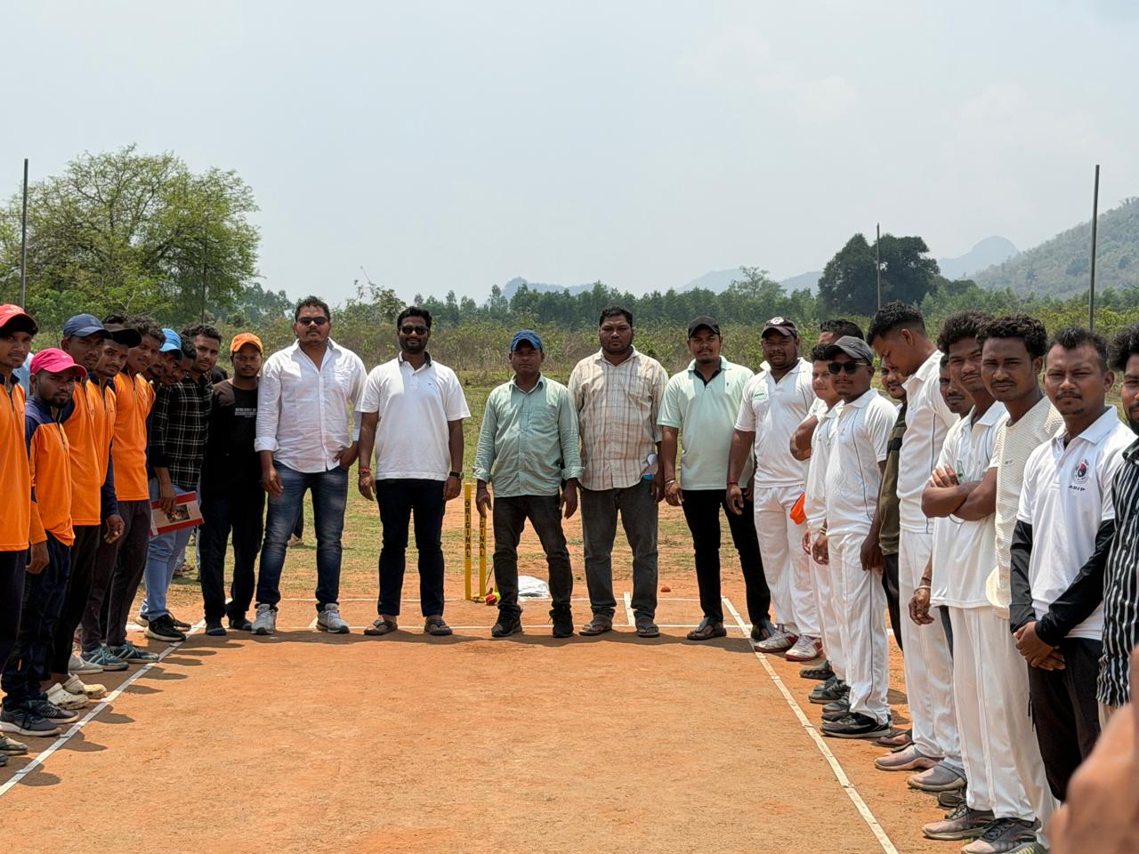 ଜୟ ସଦଗୁରୁ ଯୁବକ ସଙ୍ଘ ପକ୍ଷରୁ କ୍ରିକେଟ ଟୁର୍ନାମେଣ୍ଟ ଉଦଘାଟିତ