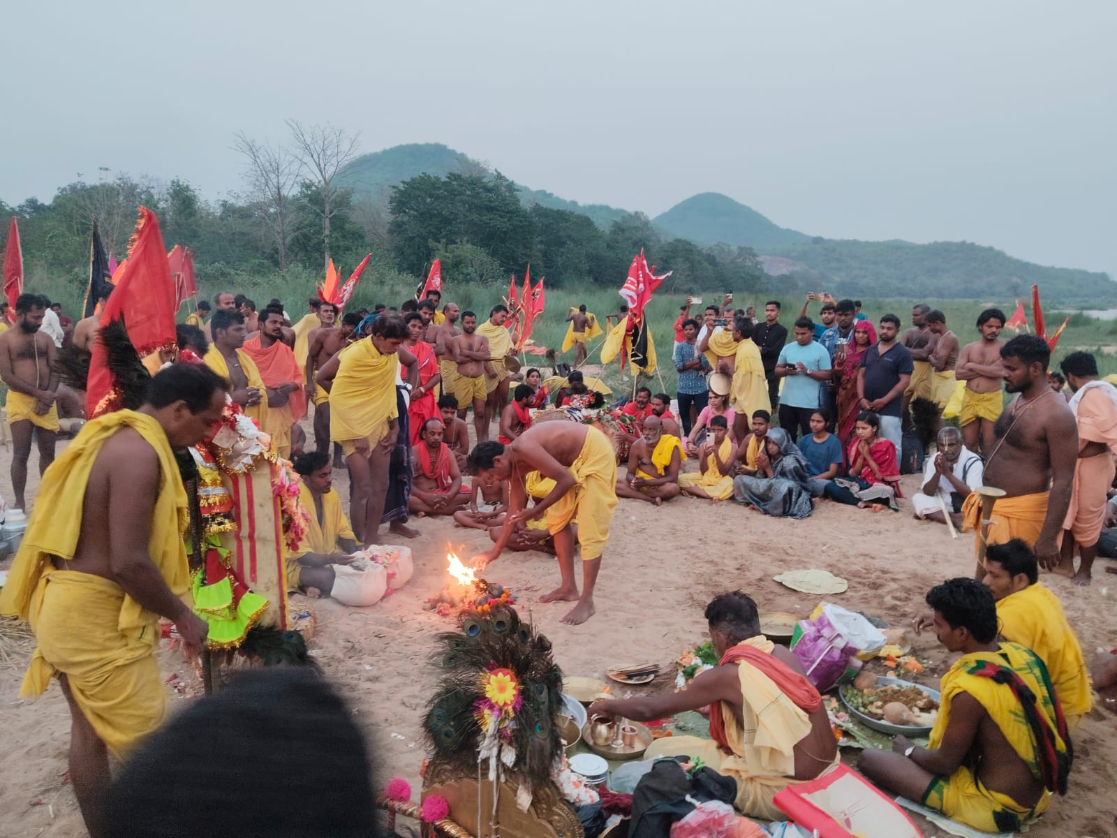 ଗଞ୍ଜାମ ଜିଲ୍ଲା ଧରାକୋଟ ବରଡାବିଲି ନୁଆ ସାଇ ଗ୍ରାମର ରୋଡ଼ ସାହିରେ ଦଣ୍ଡନାଚ ଅନୁଷ୍ଠିତ ହୋଇଥିବା ବେଳେ ମାଁ ଦଣ୍ଡ କାଳୀଙ୍କ ନଗର ଭ୍ରମଣ। ବରଡାବିଲି ମାଆ କାଳି ଗଣେଶ ପାଣିଗ୍ରାହୀ ରିପୋର୍ଟ