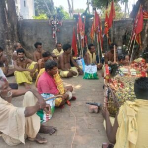 ଗଞ୍ଜାମ ଜିଲ୍ଲା ଶାସ୍ତ୍ରୀ ନଗରରେ ଢୋଲ ବାଦ୍ୟ ମହୁରୀରେ ଦୁଲୁକିଲା ସାହାସପୁର ଦଣ୍ଡ ନାଚ ।