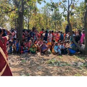 ଗୁଳି ଖାଇବୁ ପଛେ ଜମି ଦେବୁନାହିଁ: ରୋକଠୋକ୍‌ ଶୁଣାଇ ଦେଲେ ଅଞ୍ଚଳବାସୀ