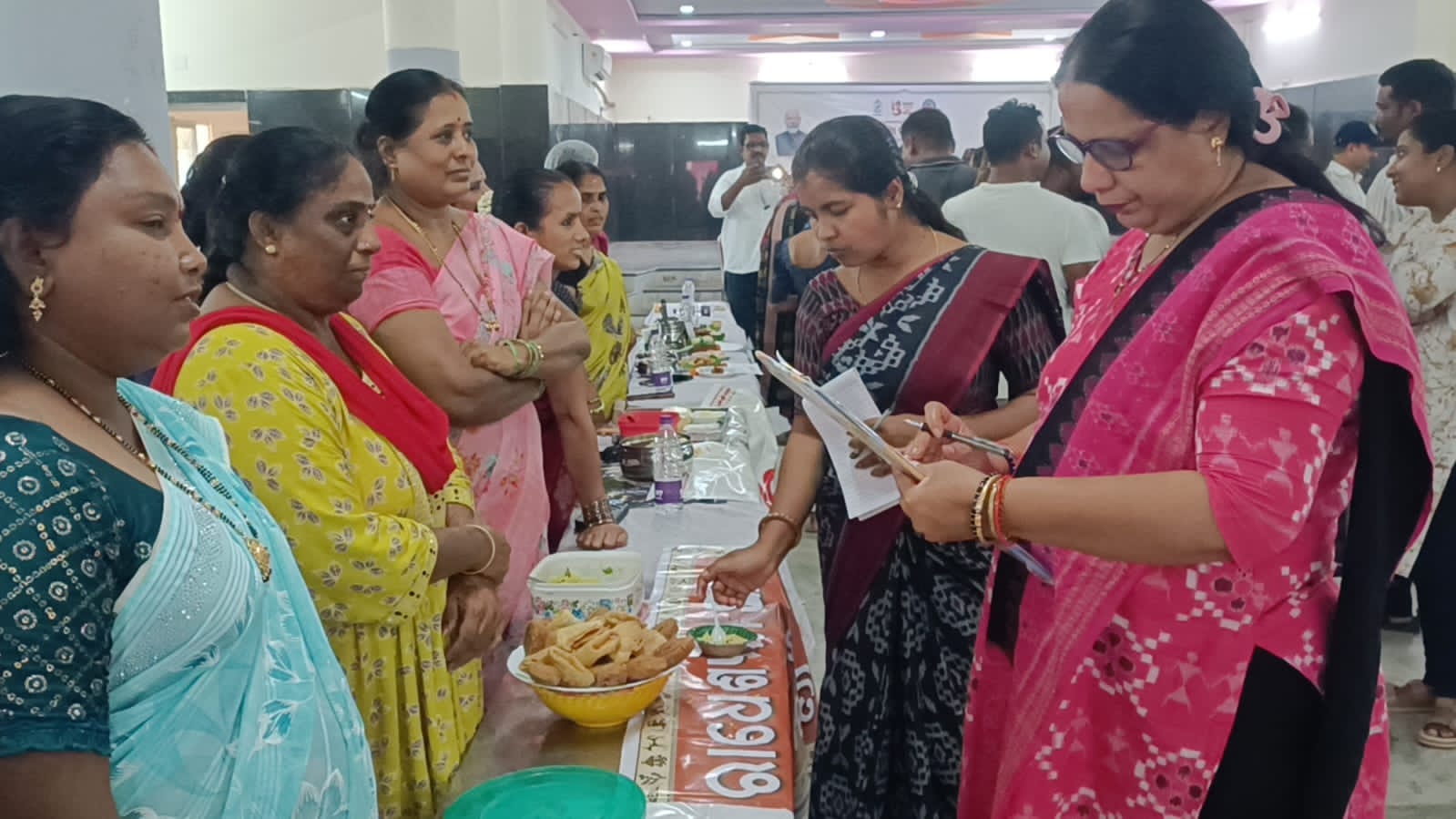 ଓଡ଼ିଶା ପକ୍ଷ ପାଳନ ଅବସରରେ ଆମ ରୁଚି ଆମ ଖାଦ୍ୟ ପ୍ରତିଯୋଗିତା ଅନୁଷ୍ଠିତ ।