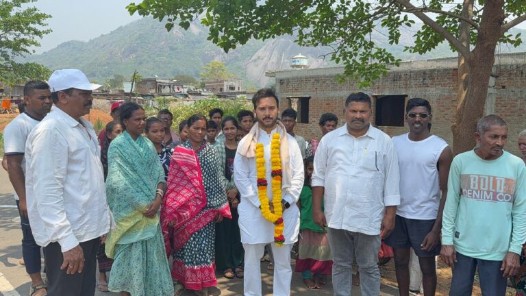 ରମ୍ପା ପଞ୍ଚାୟତ ରେ ବର୍ଷା ହୋଇ କ୍ଷତି ହୋଇଥିବା କାଜୁ ବଗିଚା ବୁଲି ଦେଖିଲେ ବିଧାୟକ ।