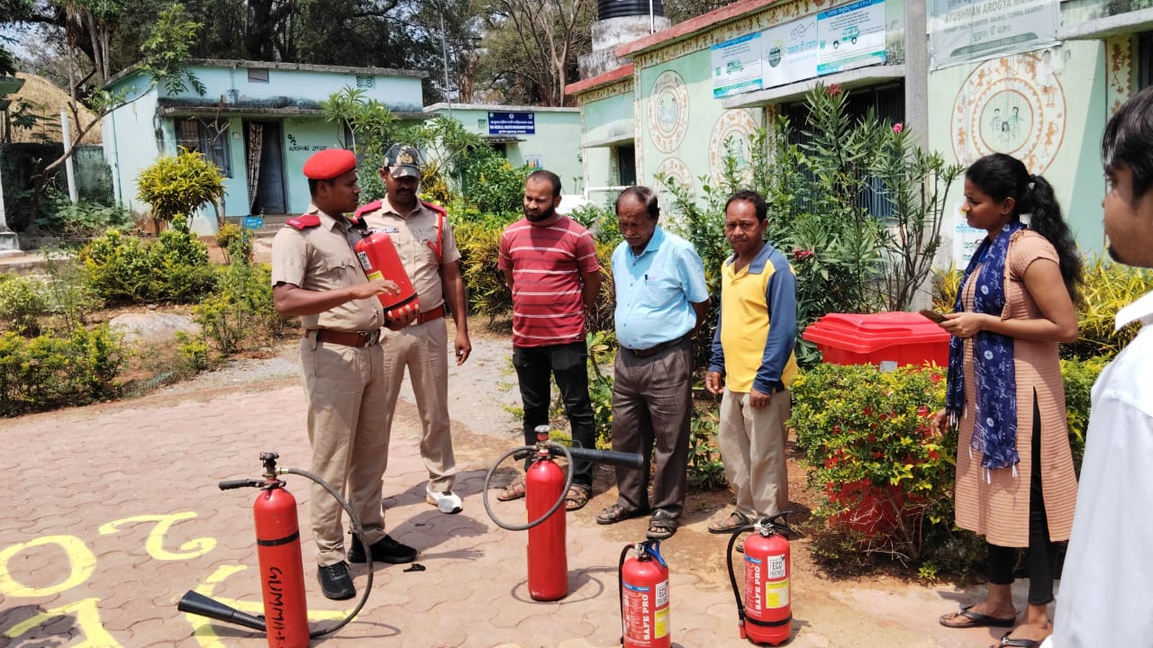 ଅଗ୍ନି ସେବା ସପ୍ତାହ ରେ ଗୁମ୍ମା ଅଗ୍ନି ଶ୍ରମ ବାହିନୀ ପକ୍ଷରୁ ସଚେତନତା କାର୍ଯ୍ୟକ୍ରମ ଅନୁଷ୍ଠିତ।