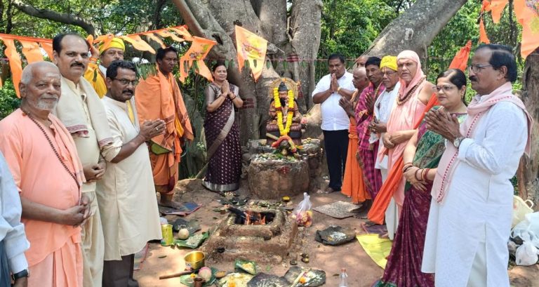 ପୁରାଣ ପ୍ରସିଦ୍ଧ ମହେନ୍ଦ୍ରଗିରିରେ ପର୍ଶୁରାମ ଜୟନ୍ତୀ ପାଳନ ଅବସରରେ ଉତ୍ସବ ମୁଖରିତ ।