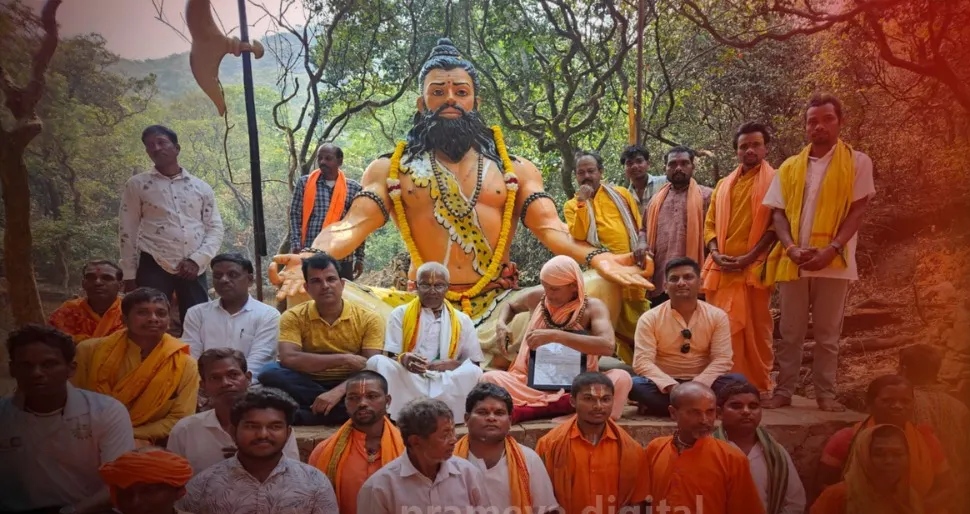 ରାୟଗଡ଼ ବ୍ଲକରେ ଅବସ୍ଥିତ ମହେନ୍ଦ୍ରଗିରି ପାଦଦେଶରେ ଏକ ଐତିହାସିକ ସମର୍ପଣ ମହୋତ୍ସବ ଅନୁଷ୍ଠିତ ହୋଇଯାଇଛି।