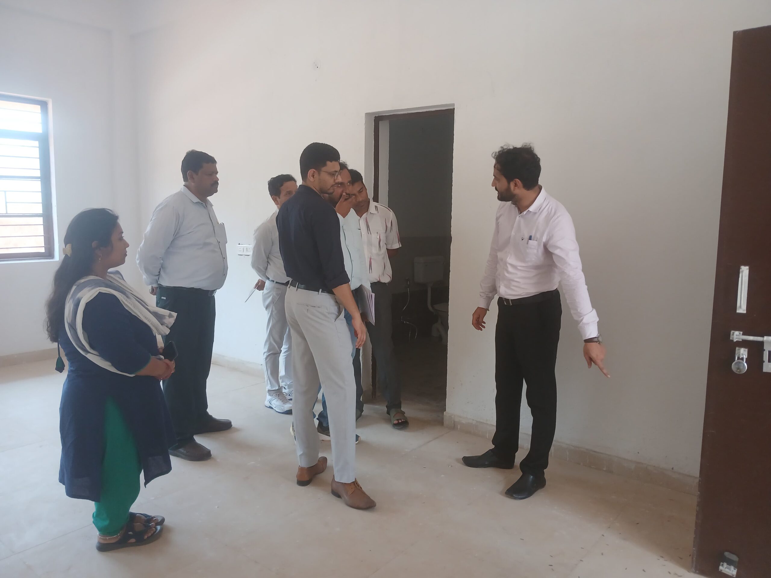 ରାମନାଗୁଡ଼ା ବ୍ଲକରେ ଜିଲ୍ଲାପାଳଙ୍କ ଯୁଗ୍ମ ଅଭିଯୋଗ ଶୁଣାଣି ଓ ଉନ୍ନୟନମୂଳକ କାର୍ଯ୍ୟର ସମୀକ୍ଷା.