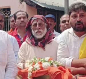 ଗୋ-ସୁରକ୍ଷା ଆଇନ ପ୍ରଣୟନ ଦାବିରେ ରାଷ୍ଟ୍ରପତି, ପ୍ରଧାନମନ୍ତ୍ରୀ, ରାଜ୍ୟପାଳ ଓ ମୁଖ୍ୟମନ୍ତ୍ରୀଙ୍କ ଉଦେଶ୍ୟରେ ଦାବିପତ୍ର ପ୍ରଦାନ ।