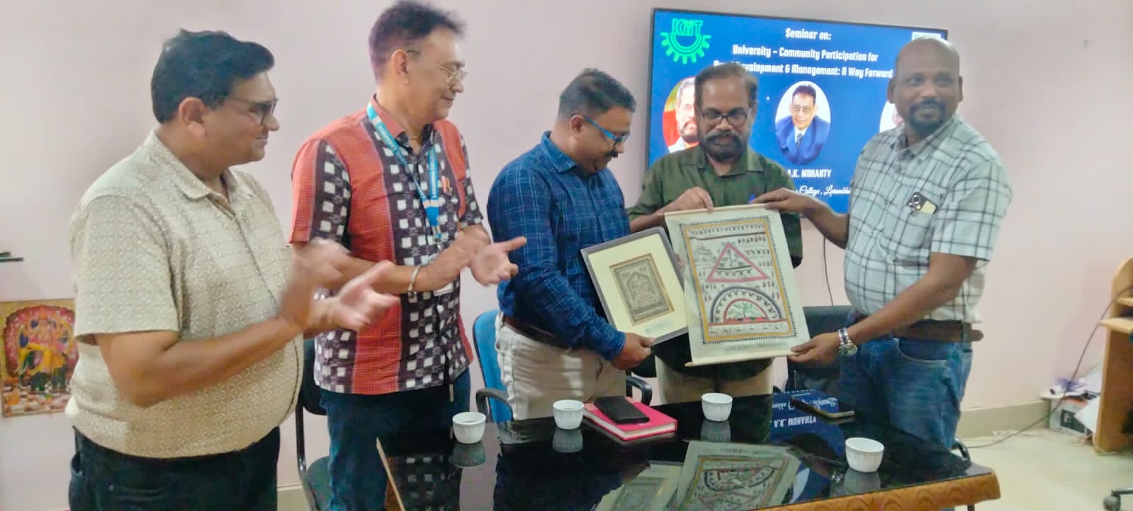 ଆଞ୍ଚଳିକ ଶିକ୍ଷା ନିର୍ଦ୍ଦେଶକ ସମ୍ବଲପୁରଙ୍କ ଲରମ୍ଭା କଲେଜ କୁ ଅଚାନକ ପରିଦର୍ଶନ।