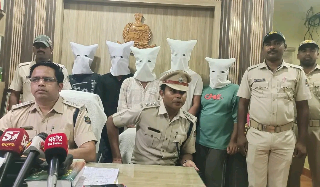 ଗଞ୍ଜାମ ଜିଲ୍ଲା ଆକାଶ ଜେନା ମୃତ୍ୟୁ ଘଟଣାରେ ଆଉ ୫ ଗିରଫ, ଖଣ୍ଡା ଓ ବାଇକ୍ ଜବତ।