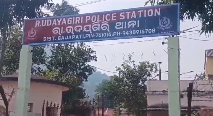 ଗଜପତିରେ ନିଶା ମାଫିଆଙ୍କ କାଳ ସାଜିଛନ୍ତି ଯୁବ ଆଇପିଏସ୍‌ ରାକେଶ: ପାଇବେ ସମ୍ମାନଜନକ…