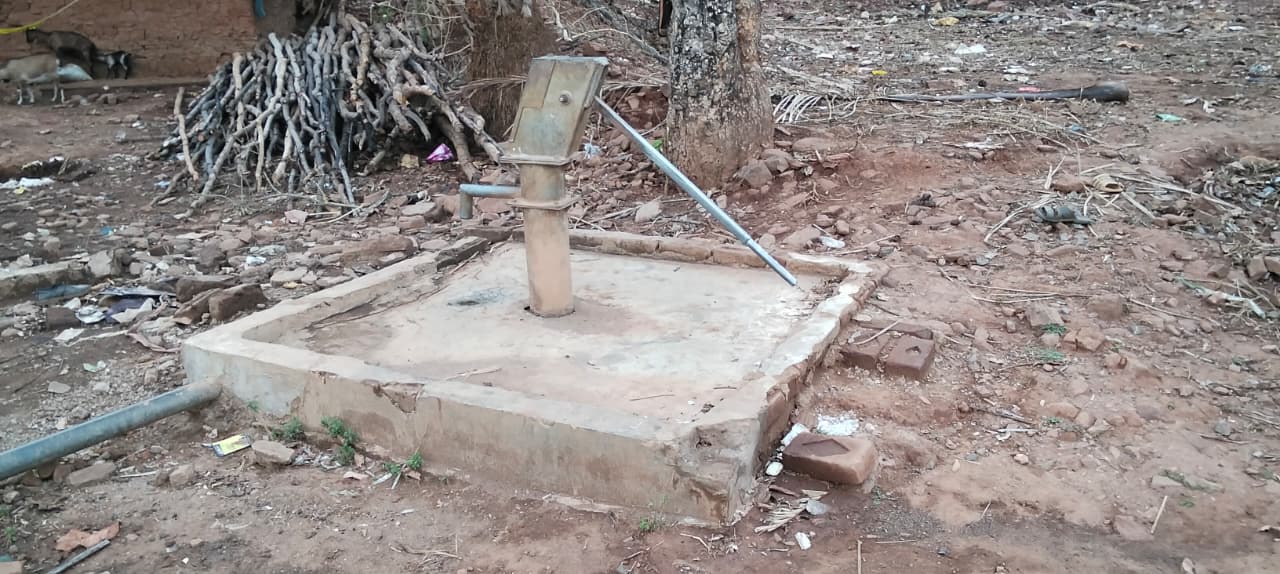 ଦୀର୍ଘ ଦିନ ଧରି ମରାମତି ଅଭାବରୁ ଅଚଳ ହୋଇ ପଡ଼ିଛି ନଳକୂପ...