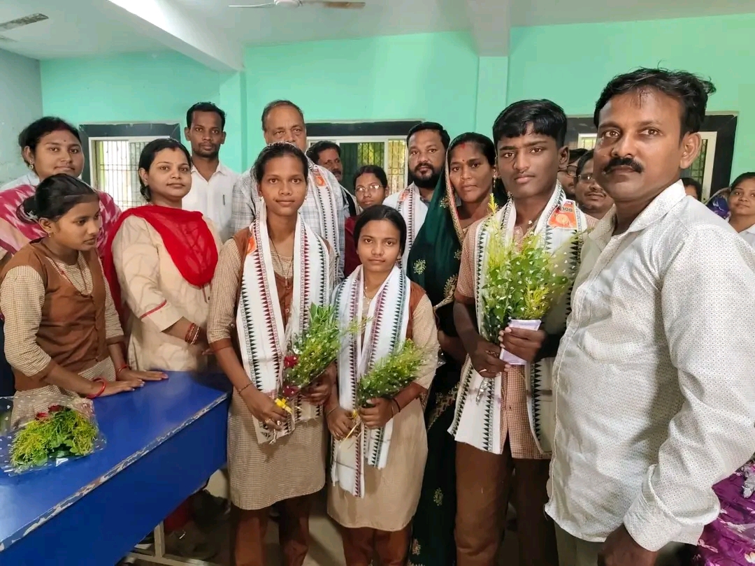 ଗଞ୍ଜାମ ଜିଲ୍ଲା ସୋରଡା ଦଶମ ଶ୍ରେଣୀ ବ୍ଲକ ସ୍ତରୀୟ ଟପର ଙ୍କୁ ସମ୍ବର୍ଦ୍ଧନା l.