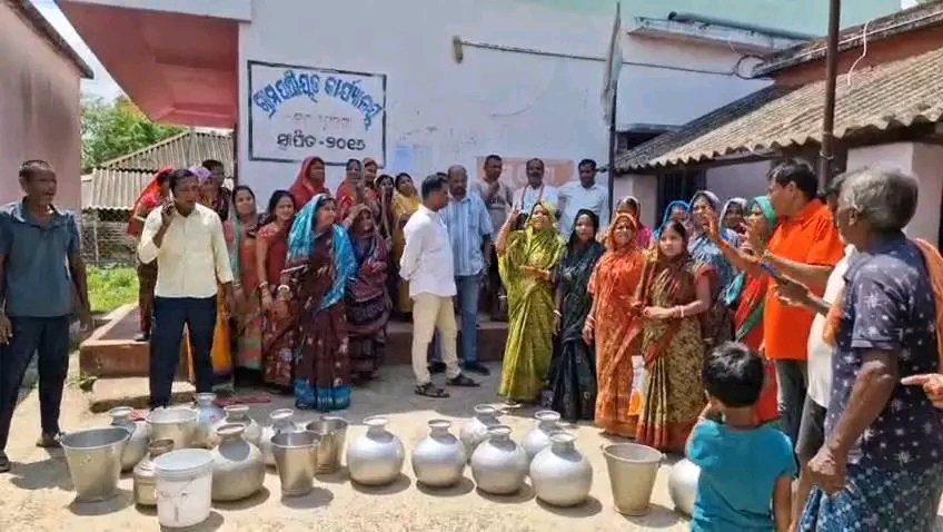 ଗଞ୍ଜାମ ଜିଲ୍ଲା ଧରାକୋଟ ବରଡାବିଲି ଜଳ ସମସ୍ୟା ସମାଧାନ ନହେଲେ ଆନ୍ଦୋଳନ ଚେତାବନୀ |