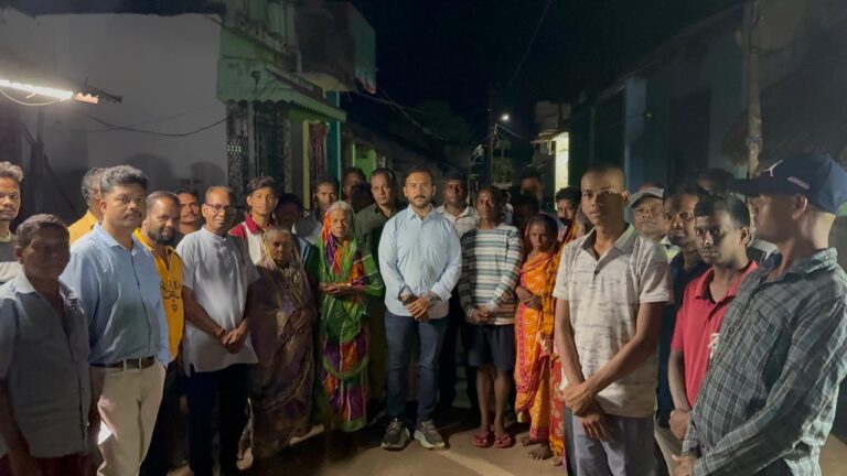କ୍ୟାନସର ପୀଡିତ ରୋଗୀ ଙ୍କ ବାସ ଭବନ ରେ ପାରଳାଖେମୁଣ୍ଡି ବିଧାୟକ …
