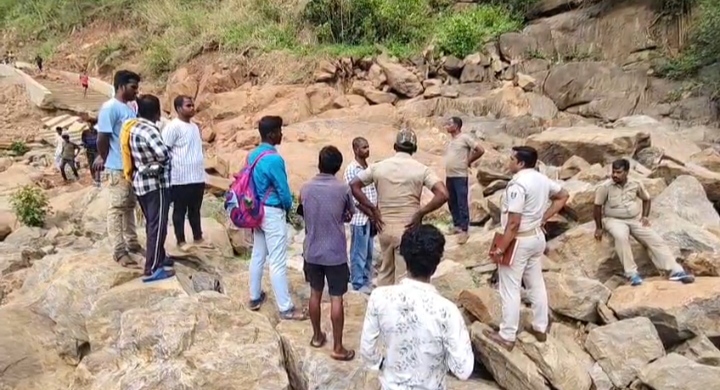 ମାଙ୍କଡଡିଆଁ ଜଳପ୍ରପାତରେ ଅଘଟଣ, ପର୍ଯ୍ୟଟକଙ୍କ ମୃତଦେହ ଉଦ୍ଧାର ।