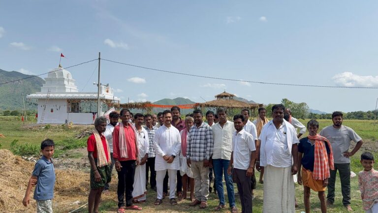 ମନ୍ଦିର ପୁନରୁଦ୍ଧାର କାର୍ଯ୍ୟ ପରେ ପ୍ରତିଷ୍ଠା ଉତ୍ସବରେ ଯୋଗଦେଲେ ବିଧାୟକ ।
