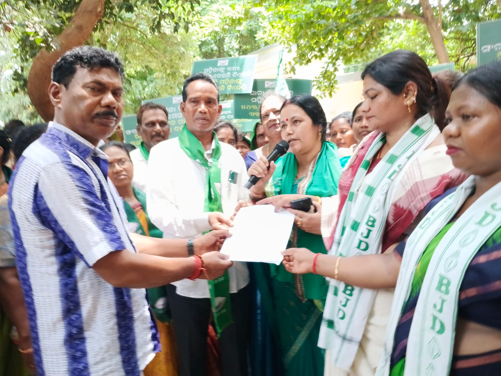 ମାଟି, ମା’ ଓ ମହିଳାଙ୍କ ସମ୍ମାନ ପାଇଁ ରାୟଗଡ଼ାରେ ବିଜେଡି ପକ୍ଷରୁ ବିଶାଳ ସଭାଯାତ୍ରା, ଜିଲ୍ଲାପାଳଙ୍କୁ ଦାବିପତ୍ର ପ୍ରଦାନ