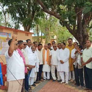 ରାଜ୍ୟ କିଶାନ କଂଗ୍ରେସ ର ସଭାପତି ଅଭୟ ସାହୁ କଂ ସହଁରାଟିକରା ମାର୍କେଟ ୟାର୍ଡ଼ ତୋଫାନୀ ଗସ୍ତ।