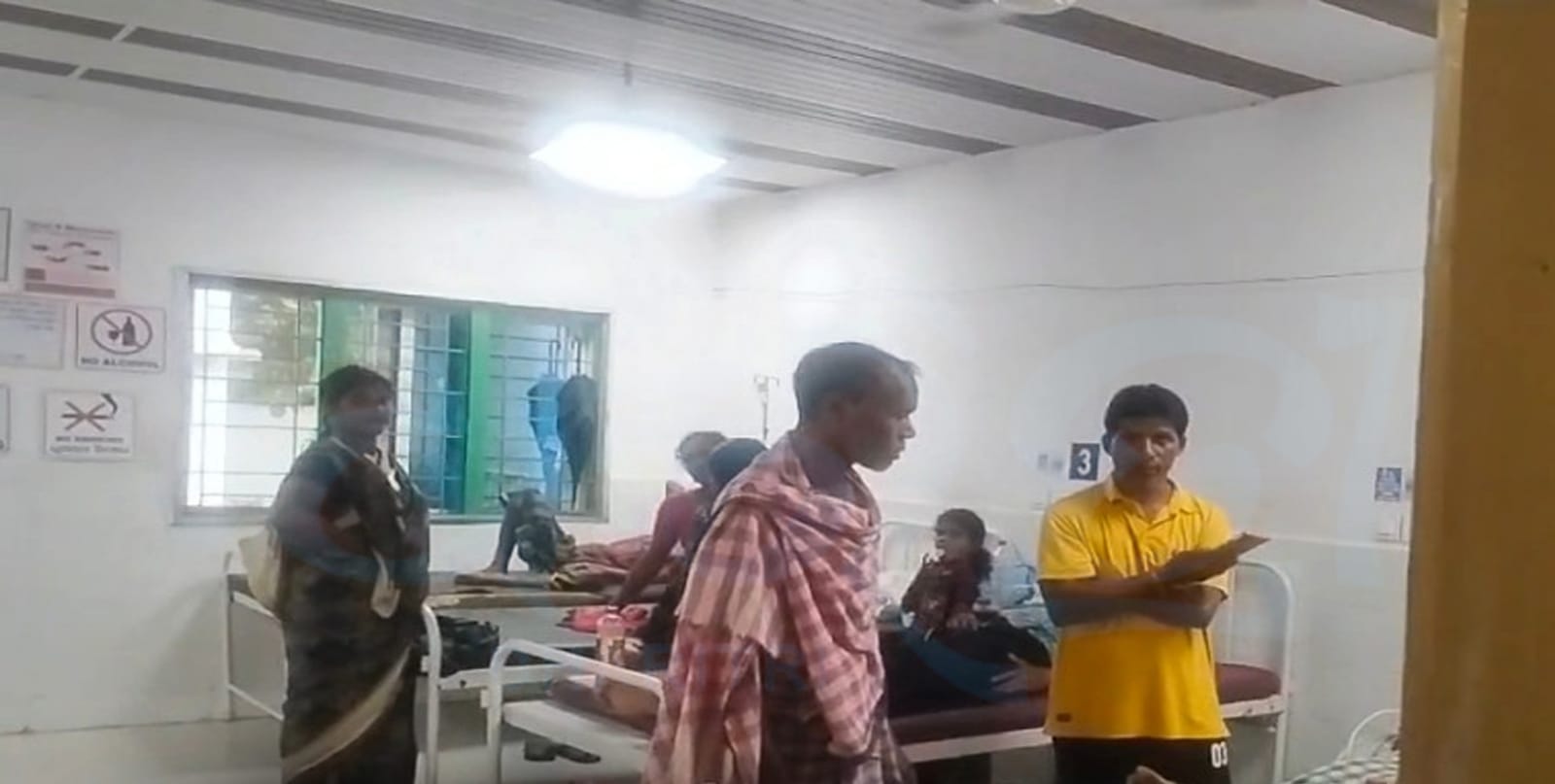 କ୍ରିକେଟ ଖେଳୁଥିବା ବେଳେ ଯୁବକଙ୍କ ଉପରେ ହେଲା ବଜ୍ରପାତ: ଟଳିପଡ଼ିଲେ…