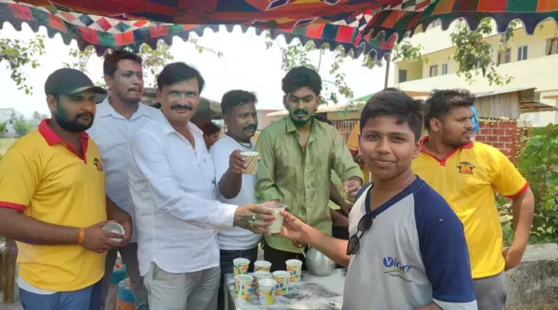 ପ୍ରଚଣ୍ଡ ରୌଦ୍ର ତାପରେ ତ୍ରାଣକର୍ତ୍ତା ସାଜିଲେ ସ୍ବେଚ୍ଛାସେବୀ ।