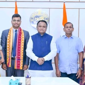 ଲୋକସେବା ଭବନରେ OAS ଟପ୍ପର ବୁବୁନ ସାହୁଙ୍କୁ ସମ୍ବର୍ଦ୍ଧନା କଲେ ମୁଖ୍ୟମନ୍ତ୍ରୀ Mohan Charan Majhi