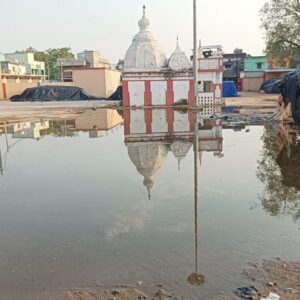 ଝରାପାଲି ମାର୍କେଟ ୟାର୍ଡ଼ ପରିସରରେ କୂତ୍ରିମ ପୋଖରୀ ଫଳରେ ଚାଷୀ, ମୂଲିଆ, ଖାଉଟି, ବେପାରୀ ନାନାପ୍ରକାର ଅସୁବିଧା ର ସମ୍ମୁଖୀନ ହେଉଛନ୍ତି।