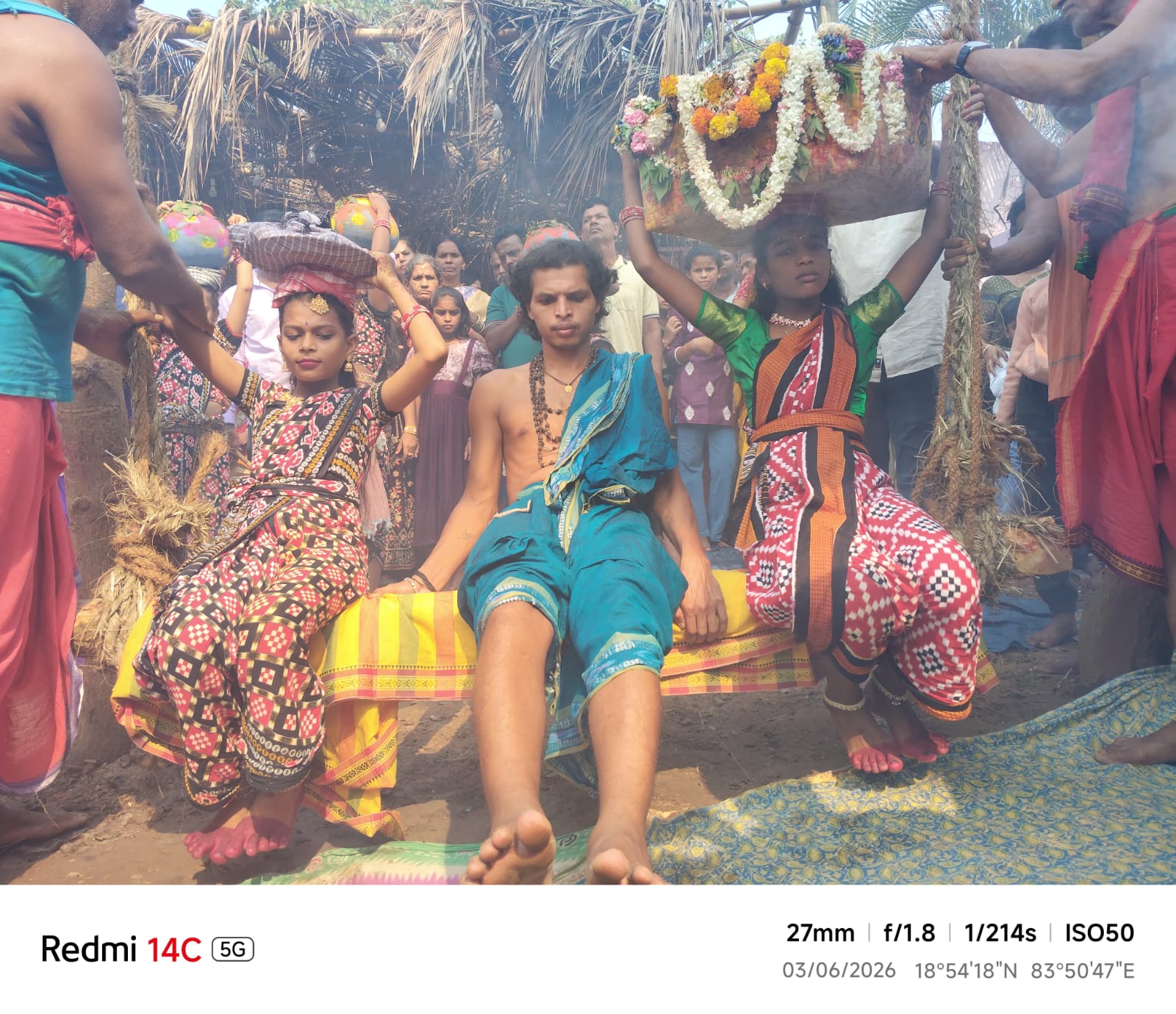 ଅତି ଆଡମ୍ବର ରେ ହଜାର ହଜାର ଦର୍ଶକ ଙ୍କ ଜନସମାଗମ ରେ ଉଦଯାପିତ ହେଲା ର ଲିହୁରି ଗ୍ରାମ ର ଗ୍ରାମଦେବତୀ ଙ୍କ ଘଣ୍ଟ ପର୍ବ