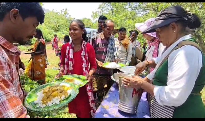 ୧୪ତମ ଦଲାଇଲାମାଙ୍କ ୯୦ତମ ଜନ୍ମଦିନ ଅବସରରେ ଅନ୍ନଦାନ l