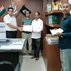 ଗଞ୍ଜାମ ଜିଲ୍ଲା ବ୍ରହ୍ମପୁର ଡ଼ି ଏଫ୍ ଓ ଙ୍କ ଦ୍ବାରା ମୋଟାବାଡି ଶ୍ରୀ ଗୋପୀନାଥ ବିଦ୍ୟାପୀଠ କୁ ପ୍ରକୃତି ମିତ୍ର ପୁରସ୍କାର ପ୍ରଦାନ