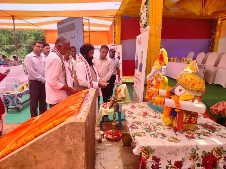 ମୋହନା ବ୍ଲକ ର ପିଣ୍ଡିକି ଠାରେ ପଣ୍ଡିତ ଗୋଦାବରୀଶ ମିଶ୍ର ଆଦର୍ଶ ପ୍ରାଥମିକ ବିଦ୍ୟାଳୟ ଭିତ୍ତିପ୍ରସ୍ତର ସ୍ଥାପନ…
