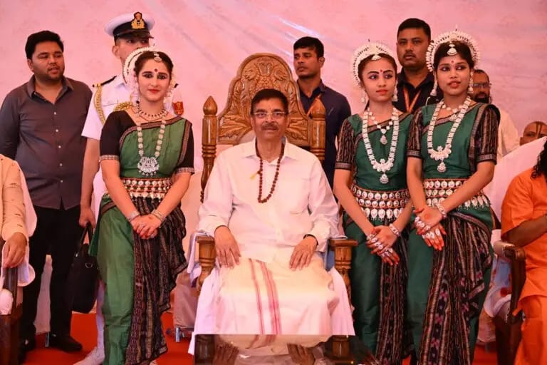 ରାଜ୍ୟପାଳଙ୍କ ଦିନିକିଆ ଗଜପତି ଜିଲ୍ଲା ଗସ୍ତ। ଜିରାଙ୍ଗ ସ୍ଥିତ ପଦ୍ମସମ୍ଭବ ମହାବିହାରଦର୍ଶନ।