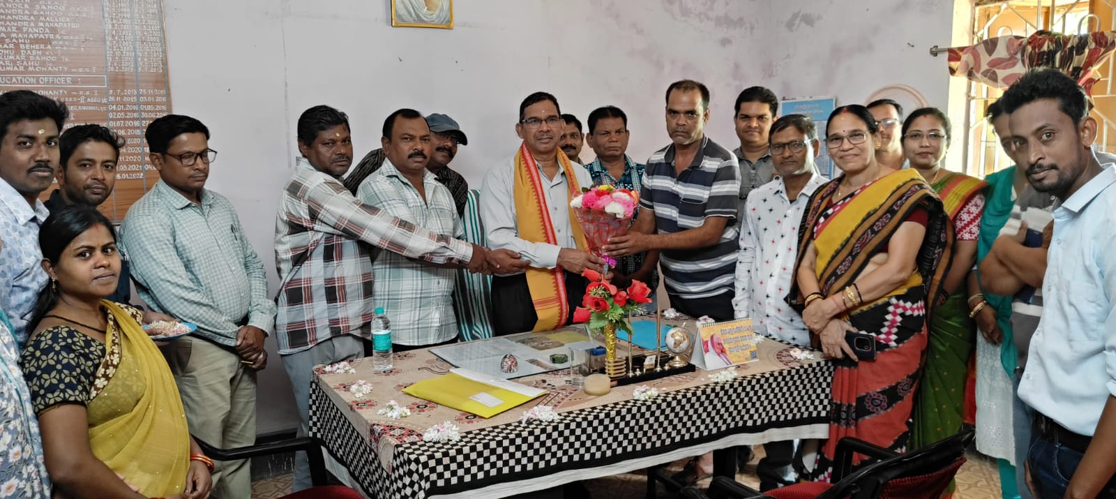 ଟିକାବାଲିରେ ଗୋଷ୍ଠୀ ଶିକ୍ଷା ଅଧିକାରୀ ଶ୍ରୀଯୁକ୍ତ ବିନୋଦ ବିହାରୀ ଦିଗାଳଙ୍କୁ ଭବ୍ୟ ସ୍ୱାଗତ ଓ ସମ୍ବର୍ଦ୍ଧନା...