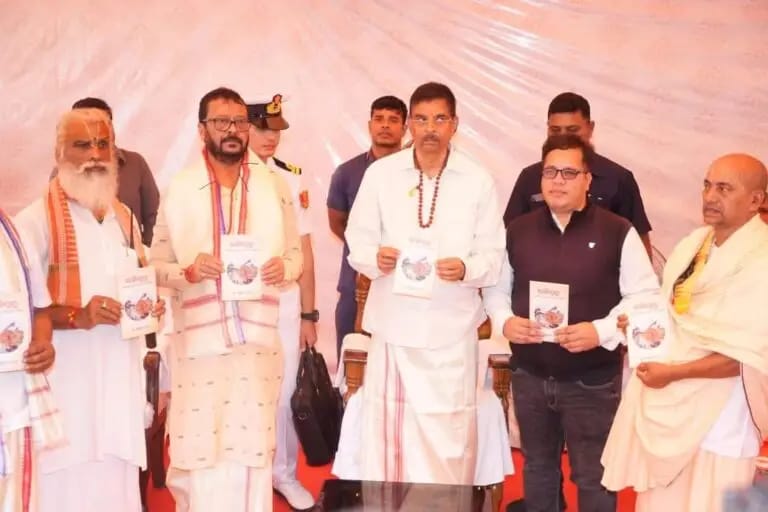 ଯୁବ ଲେଖକ ଲକ୍ଷ୍ମୀକାନ୍ତ ପାତ୍ରଙ୍କ ରଚିତ ଋଷିପୁତ୍ର ପୁସ୍ତକ ଉନ୍ମୋଚନ କଲେ ରାଜ୍ୟପାଳ।