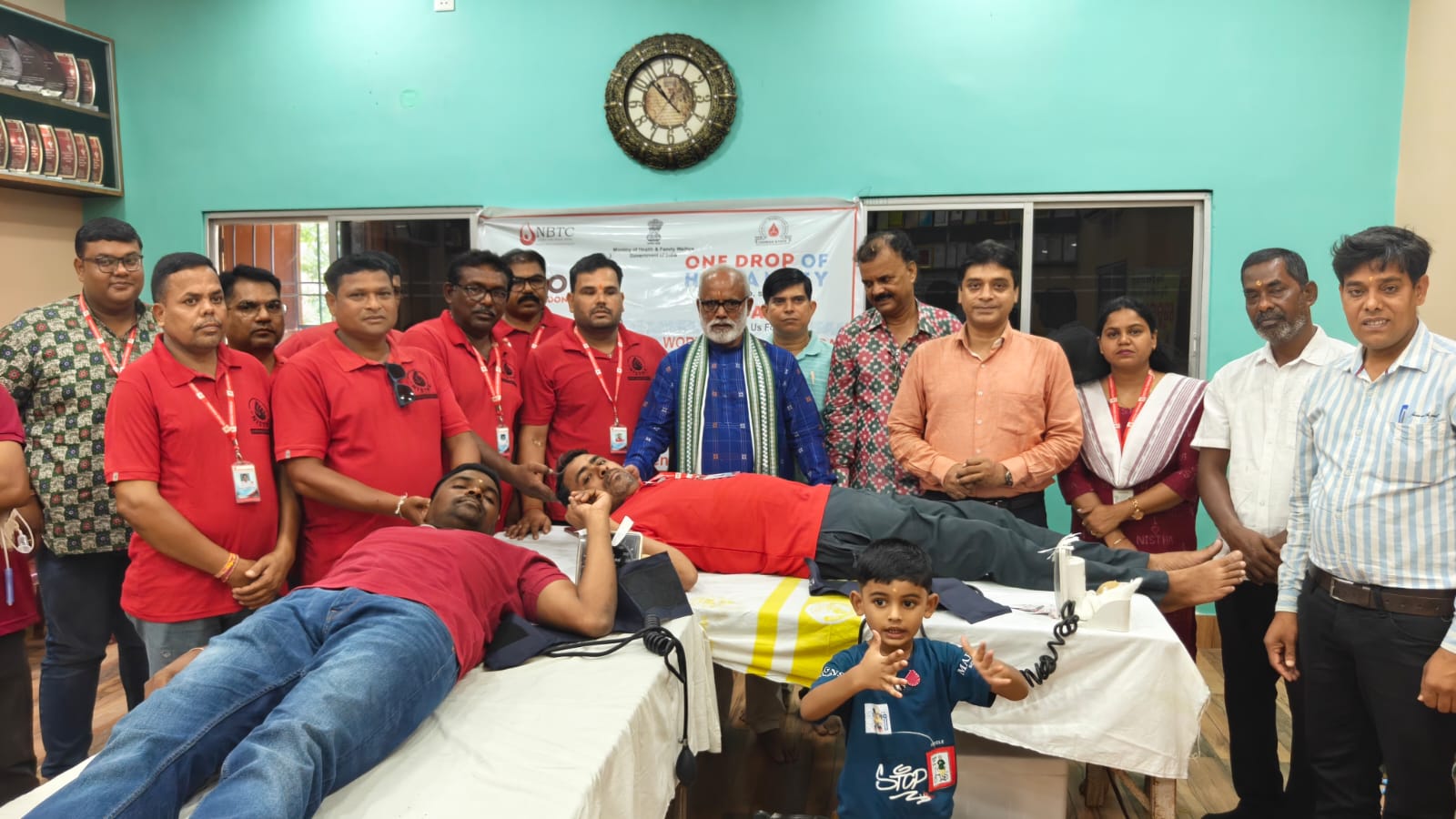 ନିଷ୍ଠା ପରିବାରର ୧୭ତମ ପ୍ରତିଷ୍ଠା ଦିବସ ଓ ବିଶ୍ୱ ରକ୍ତଦାତା ଦିବସ ଅବସରରେ ୬୨ ୟୁନିଟ୍ ରକ୍ତ ସଂଗୃହୀତ ହୋଇଯାଇଛି।